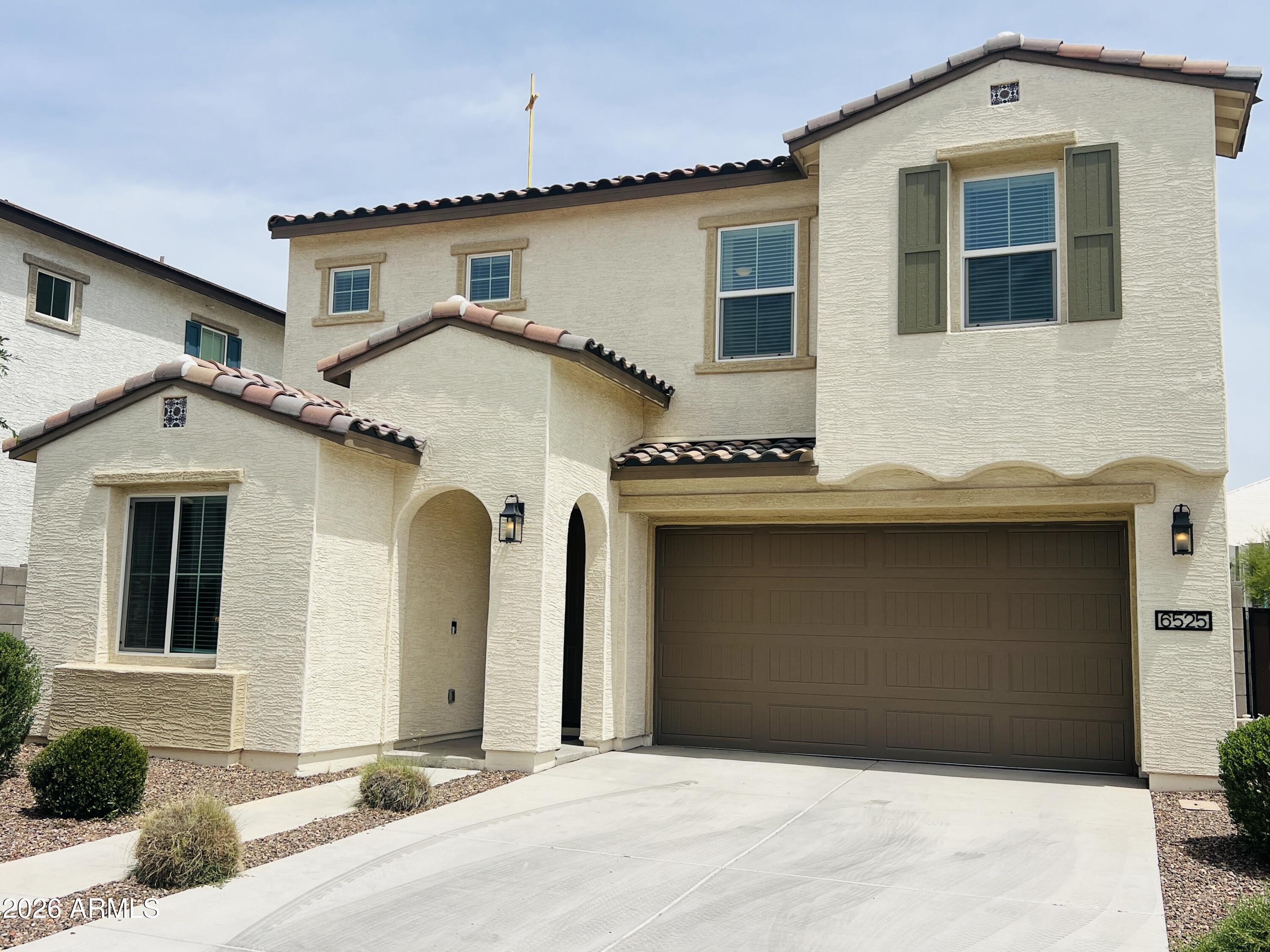 1514 W SIERRA VISTA Drive