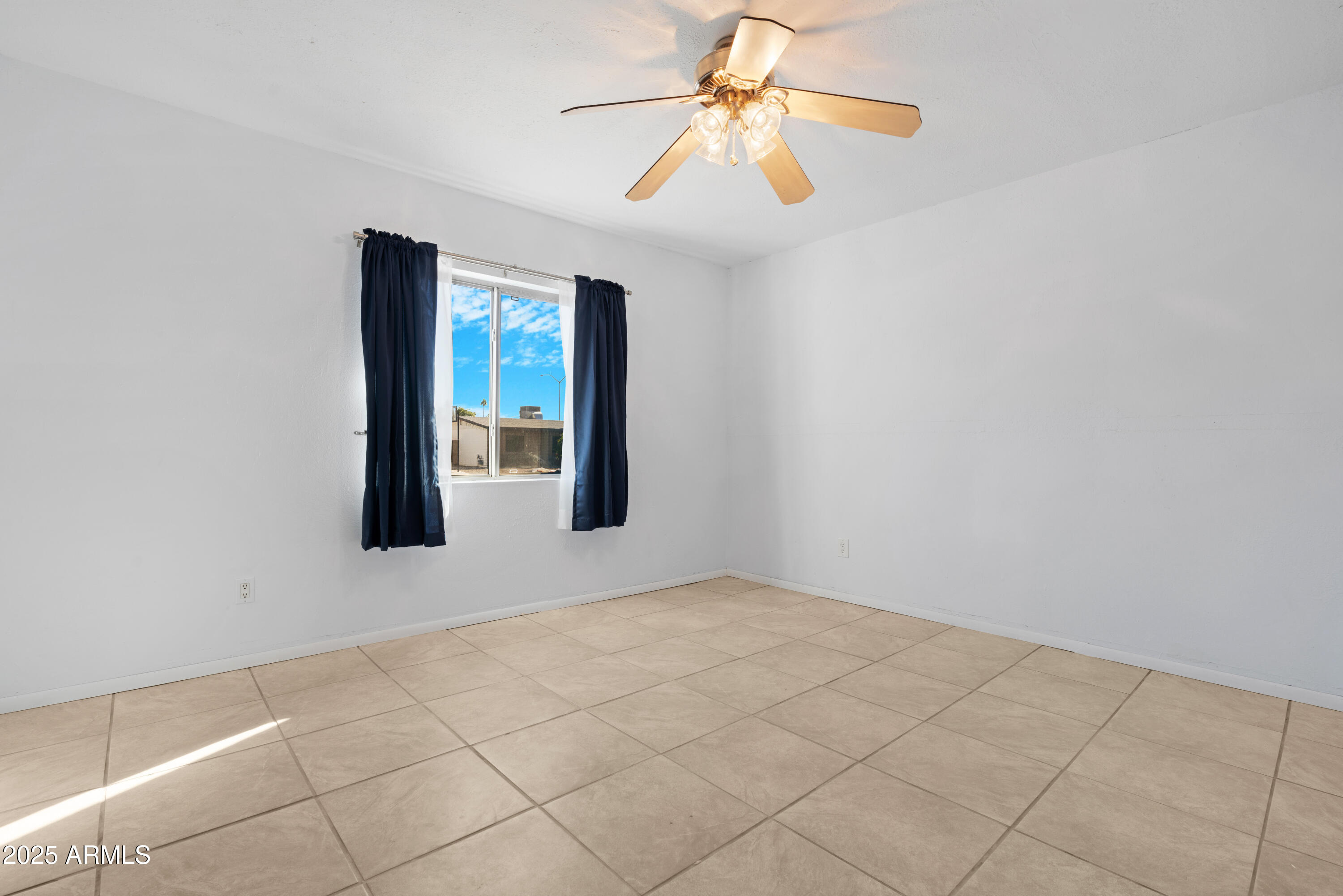 1046 S KACHINA Street