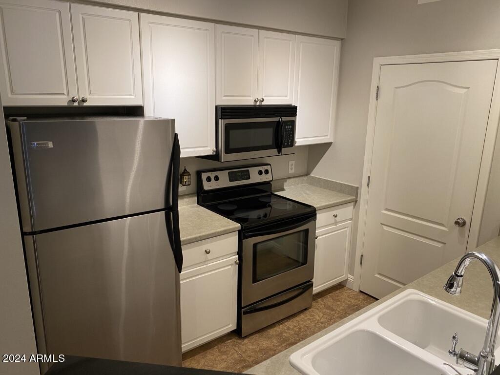 1701 E Colter Street Unit 106