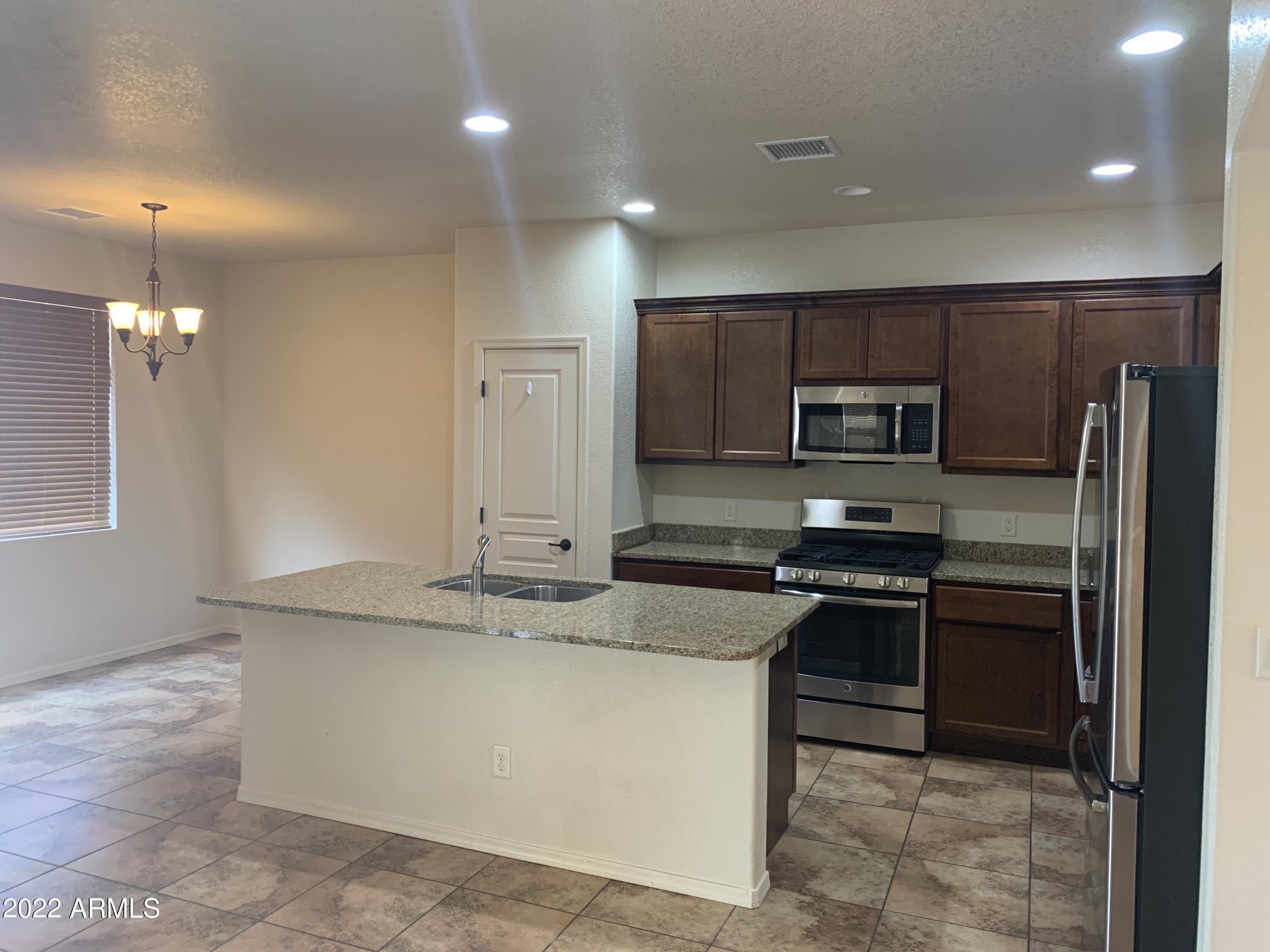SUMMIT HEIGHTS - Residential Lease