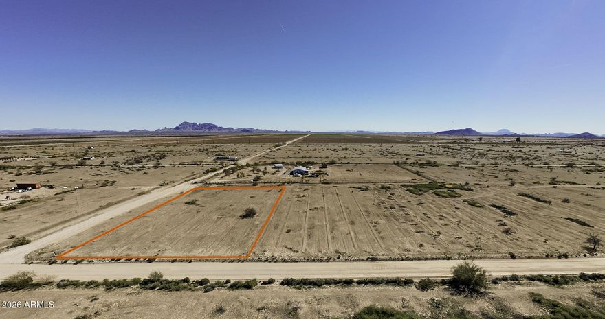 Build your dream home on this 1.002-acre lot in Harquahala Ranches 3 in Tonopah, AZ. Zoned R-43 (1 home per acre), this property allows custom or manufactured homes and offers peaceful rural living with wide-open desert views. Located in a growing West Valley corridor with strong recent activity and future development potential. Ideal for homeowners or investors.  Nearby access to APS electric and Global Water. Buyer to verify service availability.