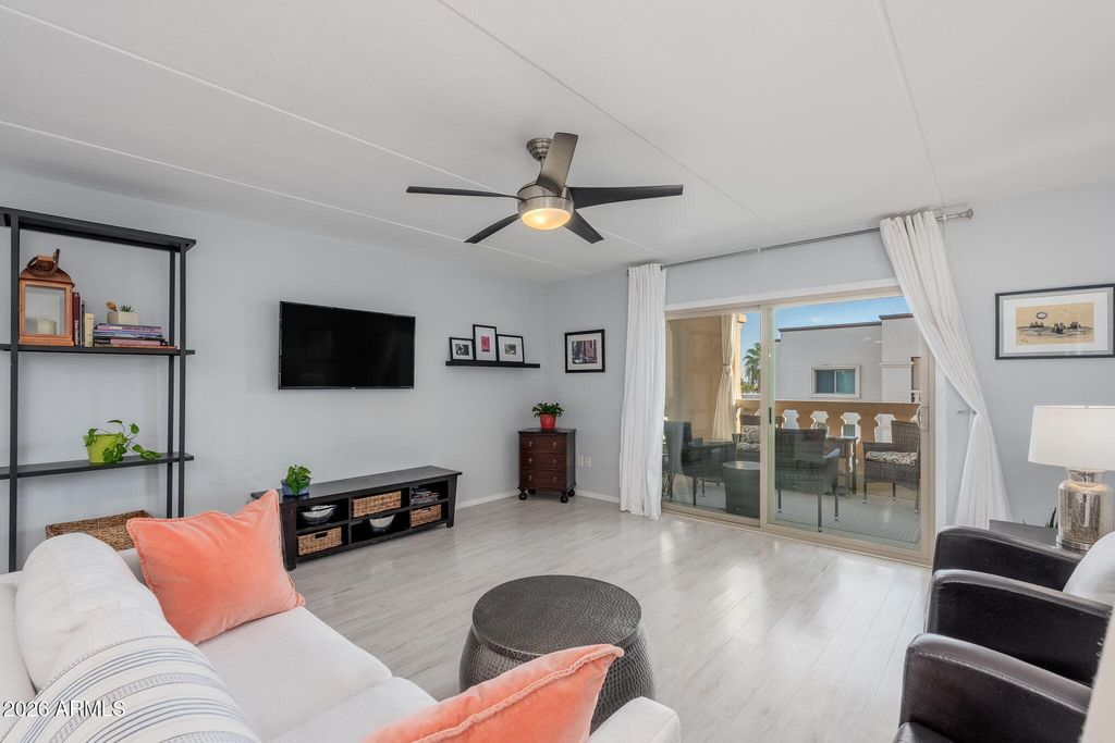 Photo of 7950 E Camelback Road #704, Scottsdale, AZ 85251 (MLS # 7041166)