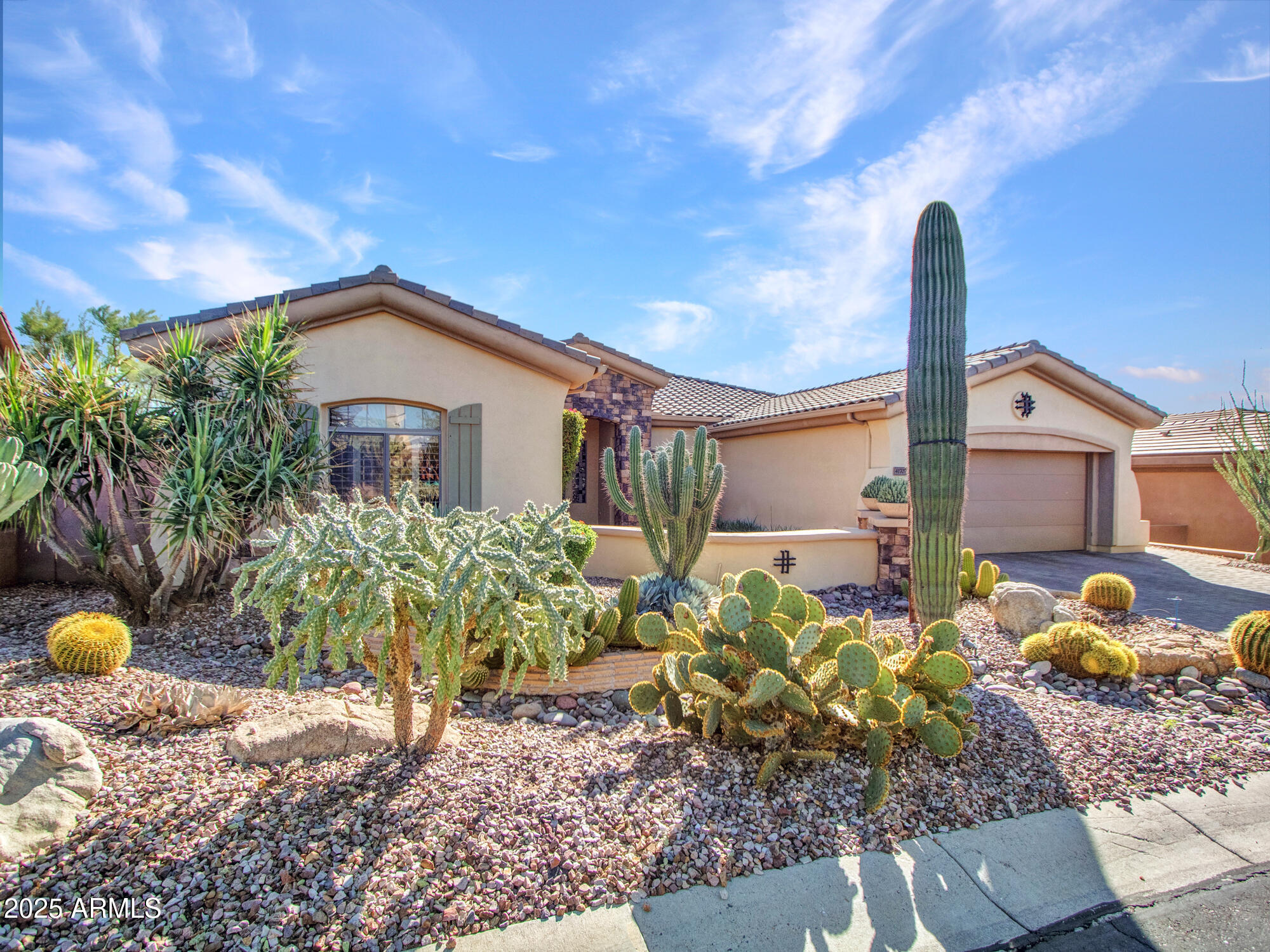 41707 N ROLLING GREEN Way N