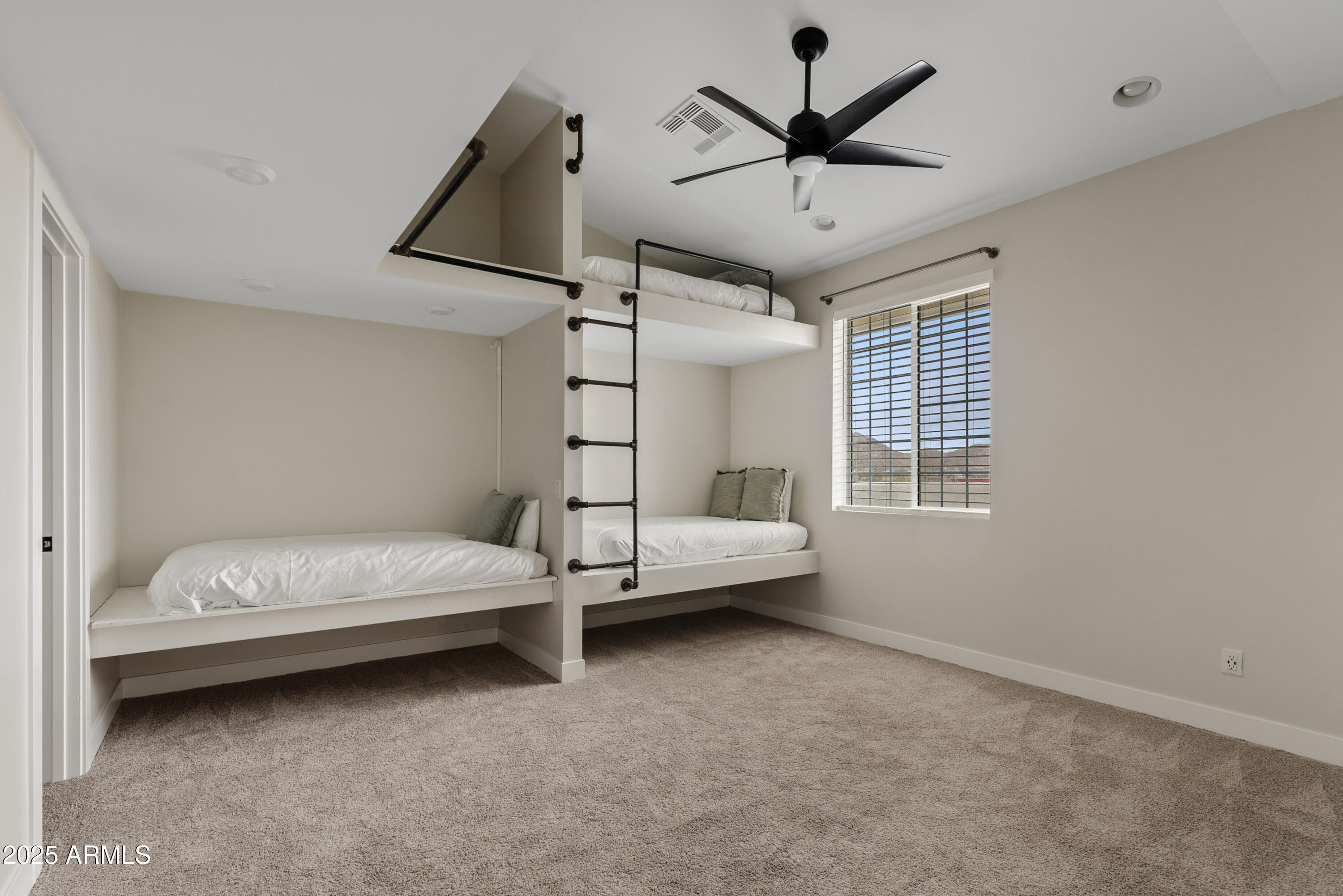 Queen Creek, Arizona 85144, United States, 5 Bedrooms Bedrooms, ,4 BathroomsBathrooms,Residential,Active,86601