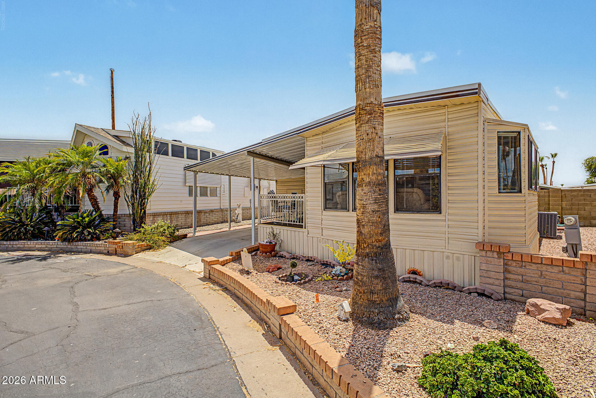 111 S GREENFIELD Road 87
