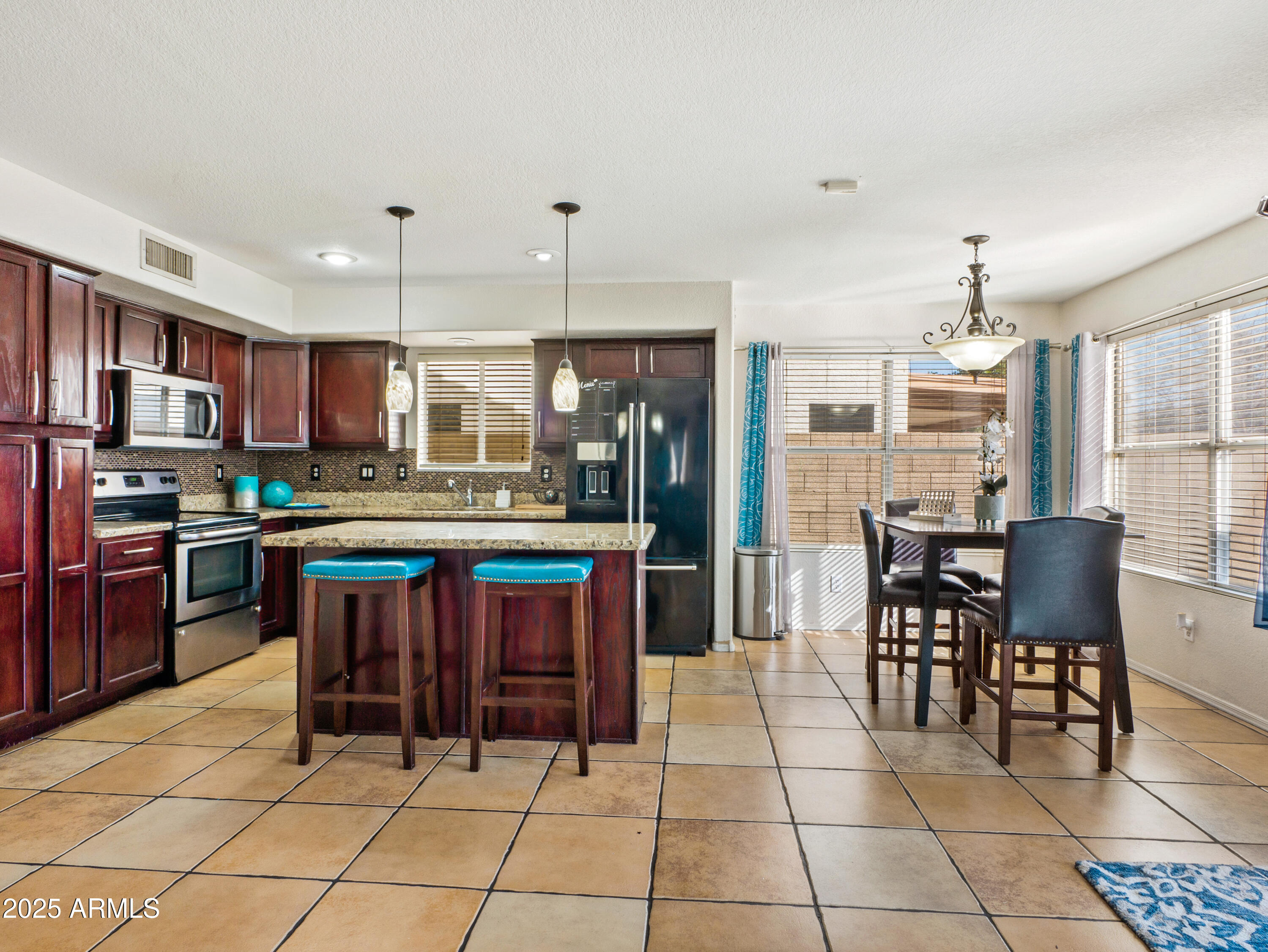 Homes 2 12547 W EDGEMONT Avenue
