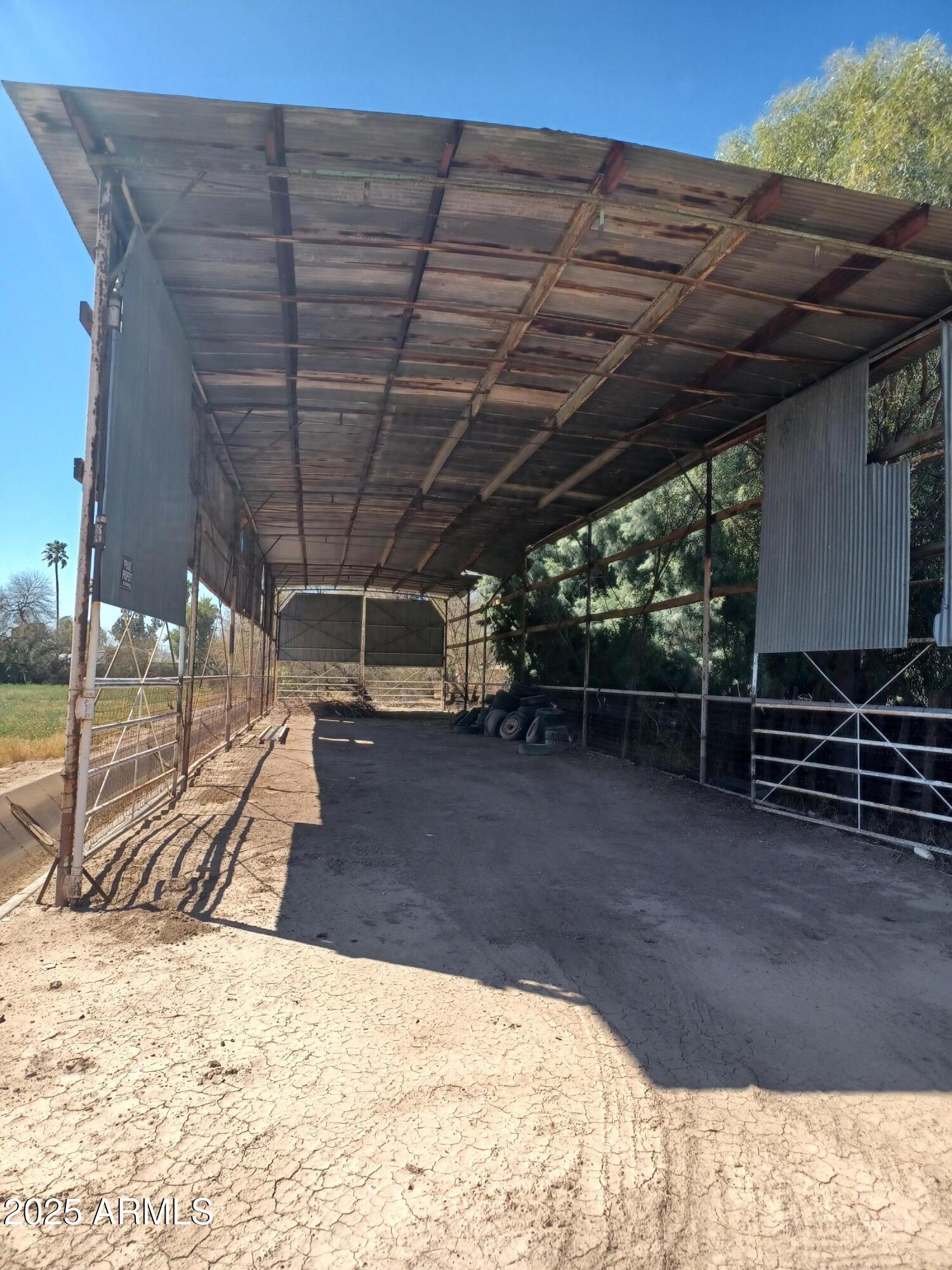 1009 E MONROE Avenue