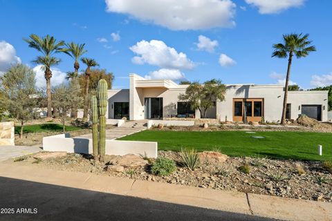 Photo of 5305 N 68th Place, Paradise Valley, AZ 85253 (MLS # 6944024)