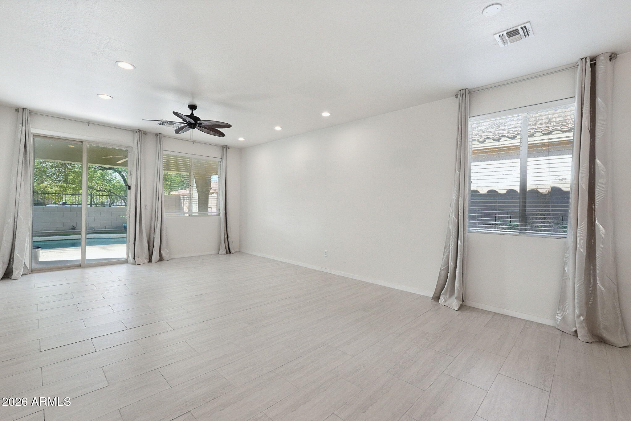 42447 W ALMIRA Drive