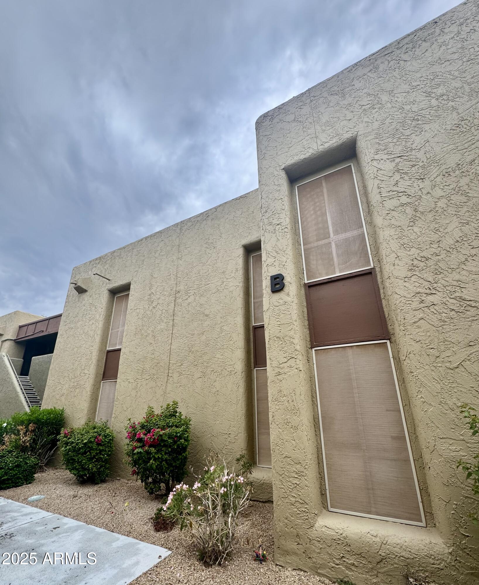 1701 W TUCKEY Lane 206