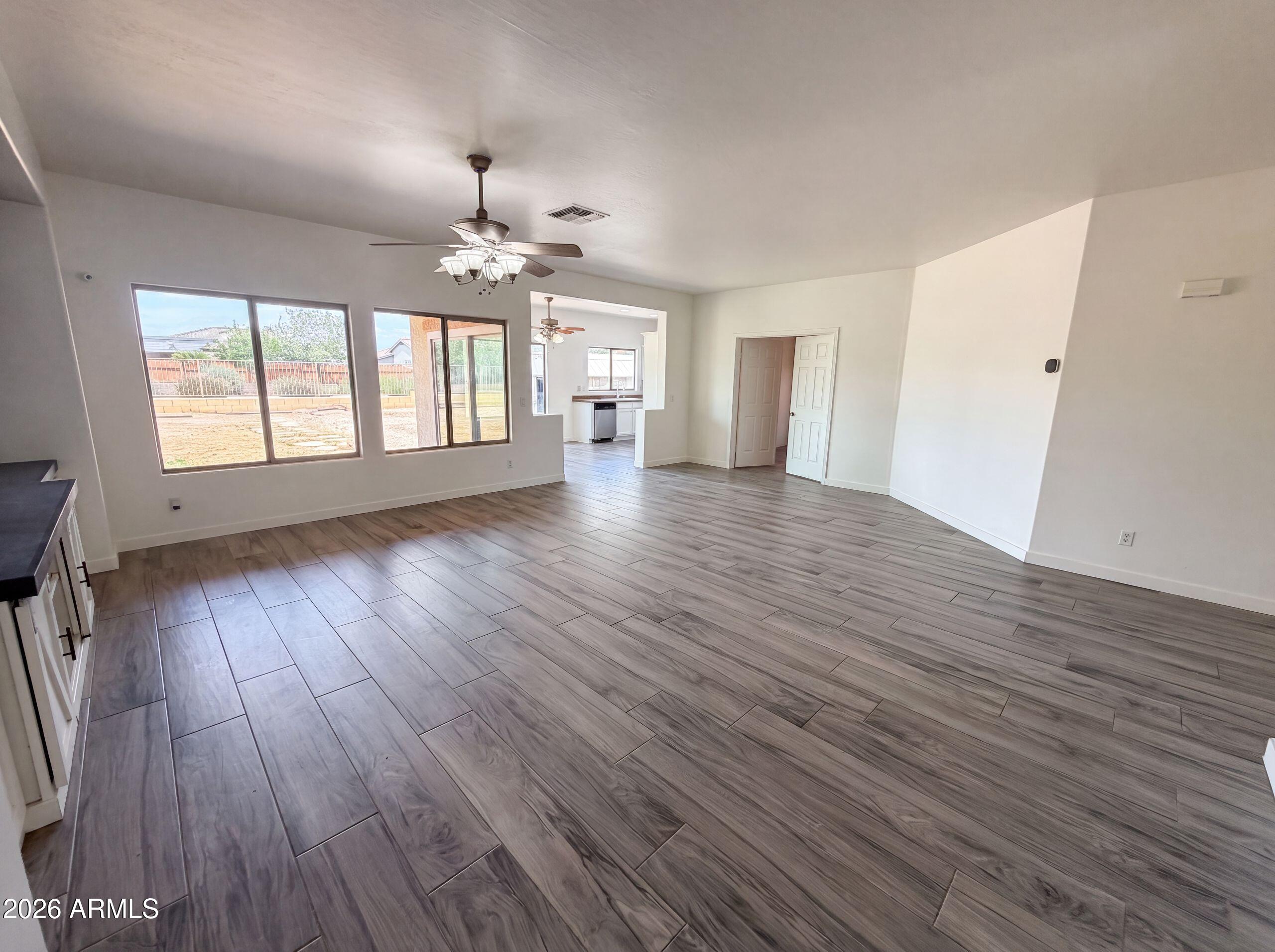 21170 E TWIN ACRES Drive