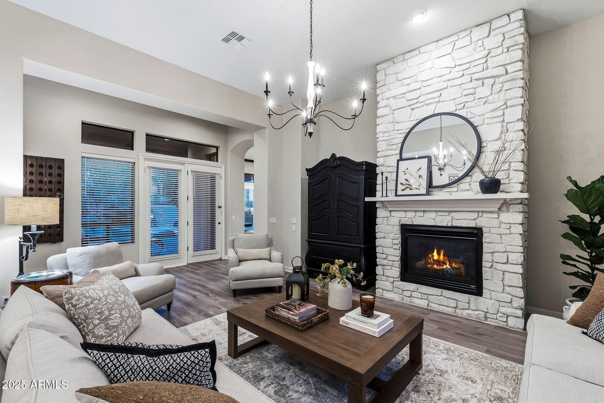 4223 N ARBOLES Circle