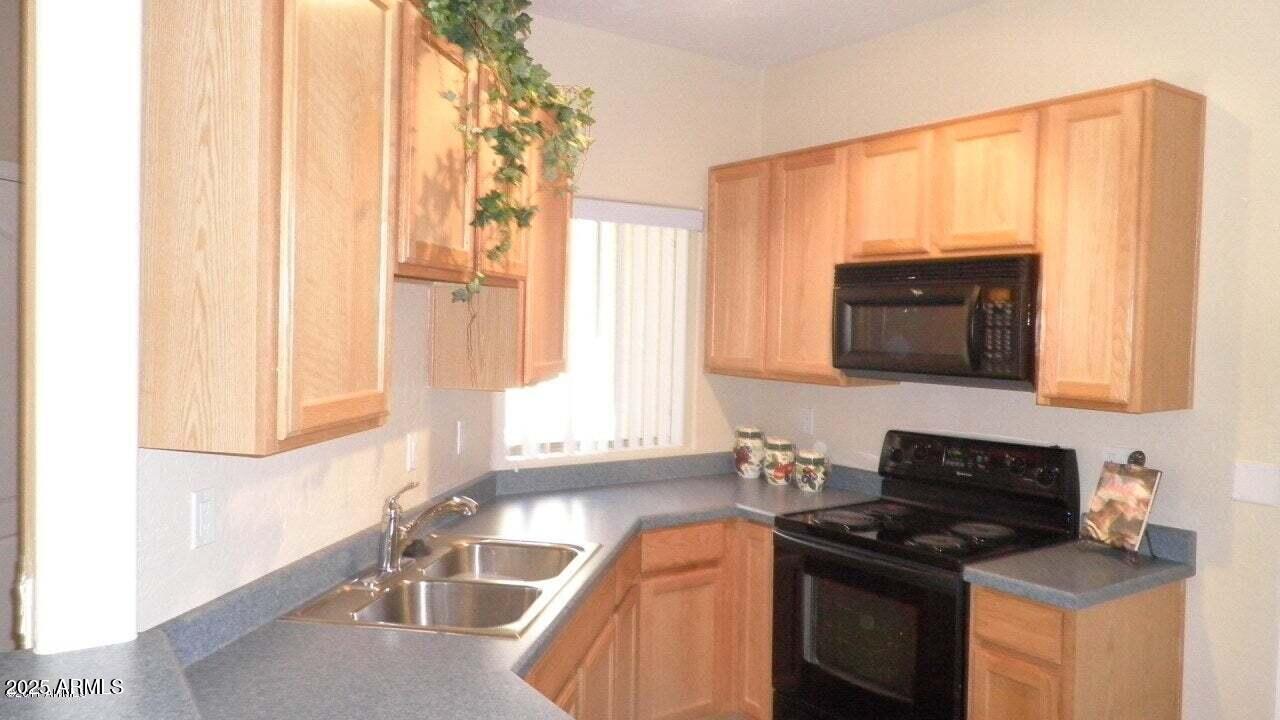 1015 S VAL VISTA Drive 8