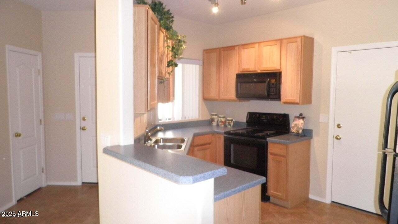 1015 S VAL VISTA Drive 8