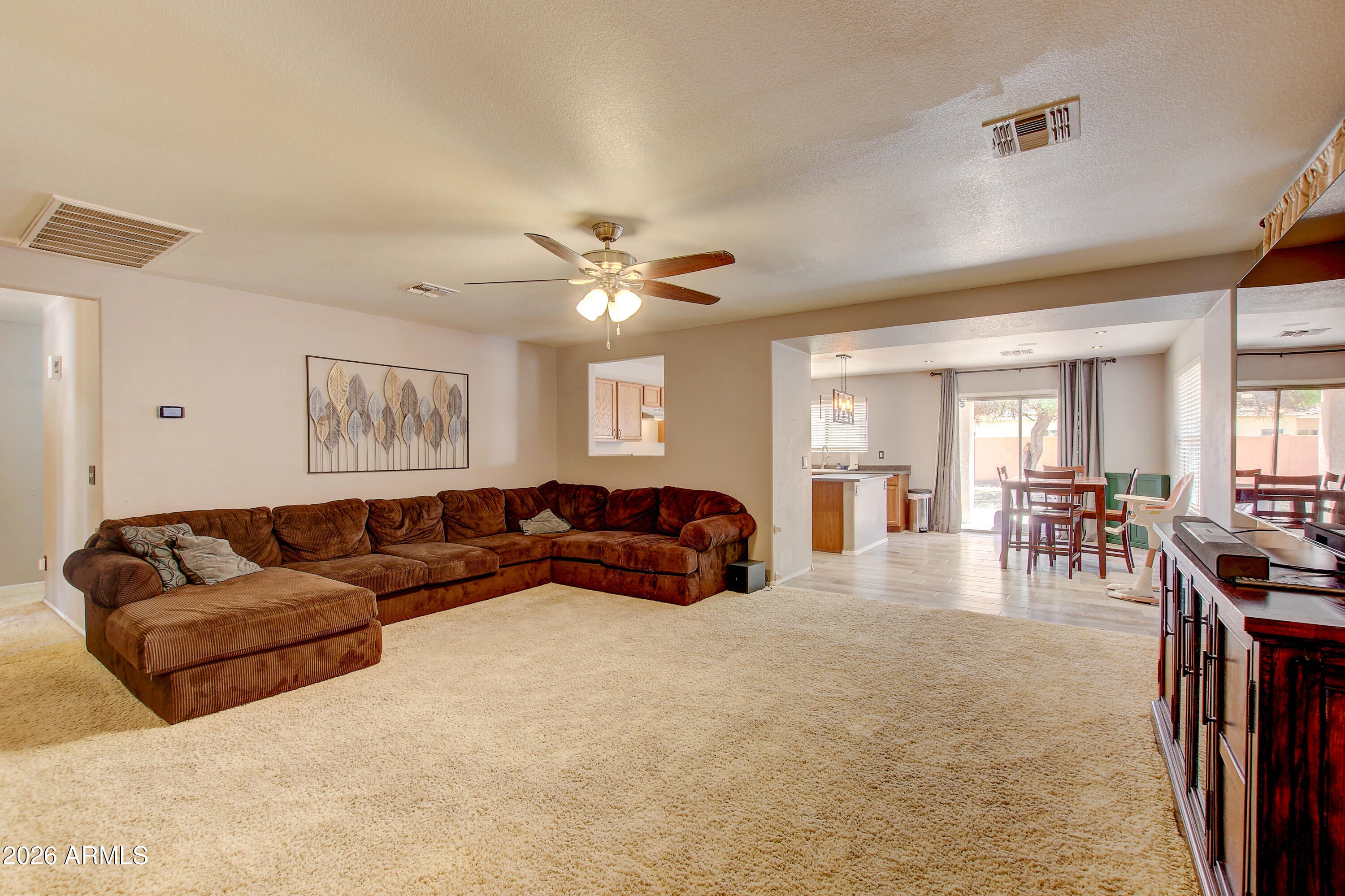 661 W VEKOL Court
