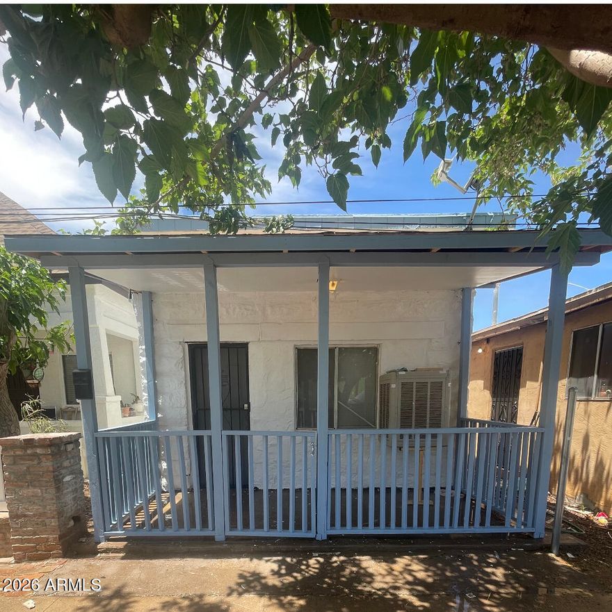 2 BEDROOM 1 BATH New Appliances, new flooring and painted inside and out ! Motivated seller! Make an offer!