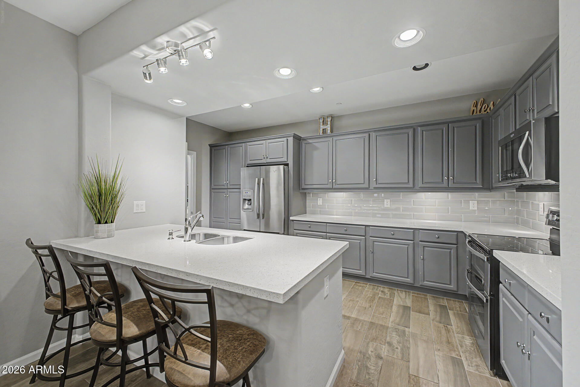 3935 E ROUGH RIDER Road 1339