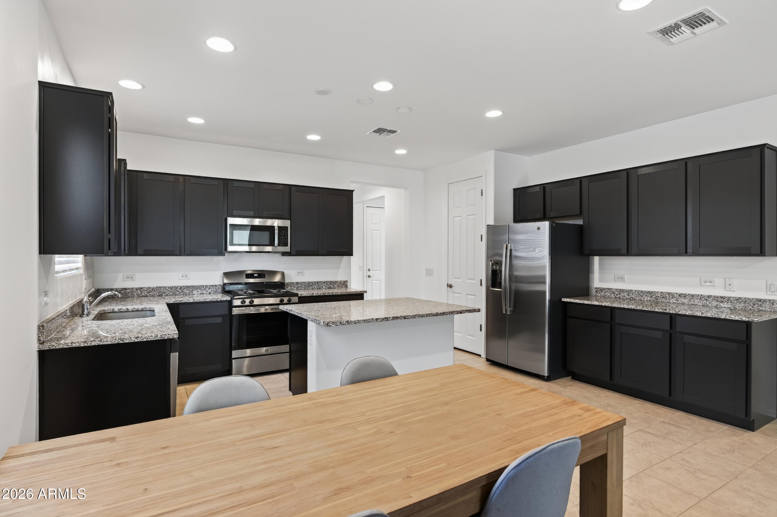 6484 E VIA JARDIN VERDE --
