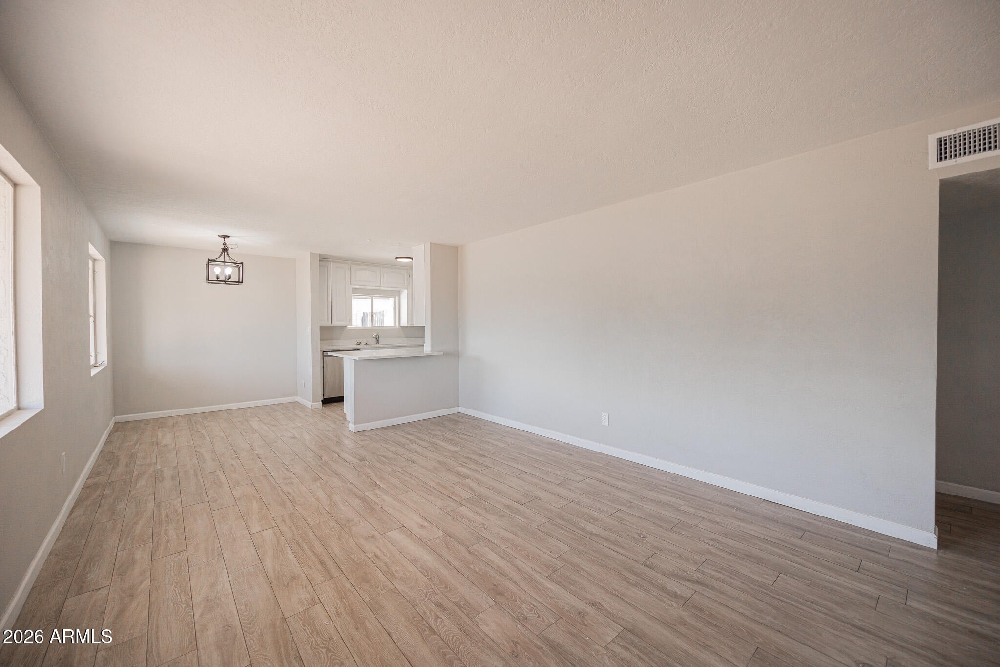 1140 W 7TH Street