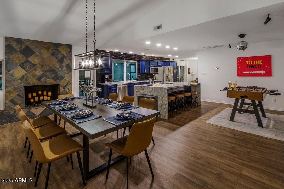 4526 E PARADISE Lane