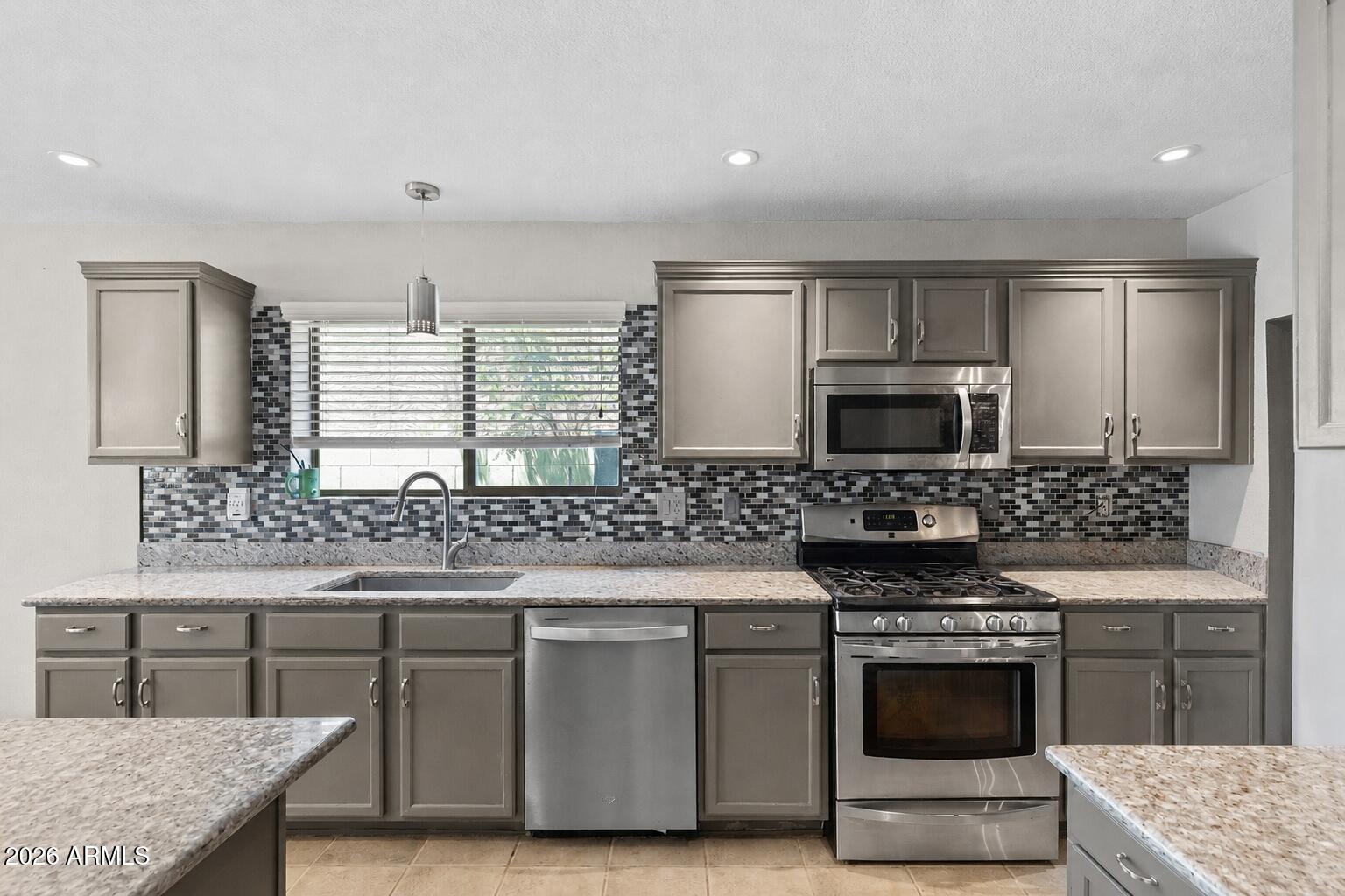 3207 W MOLLY Lane