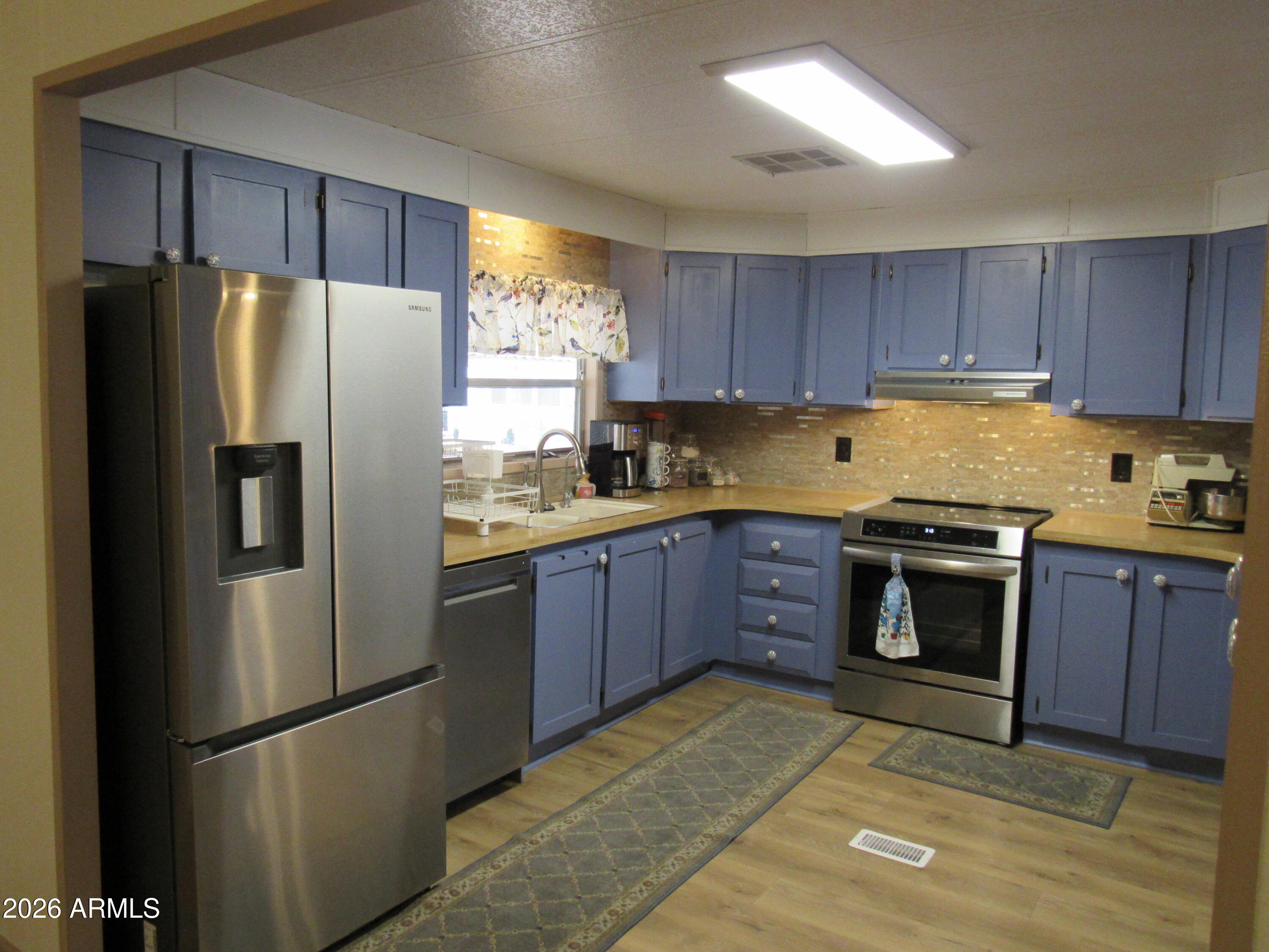 3411 S CAMINO SECO -- 431