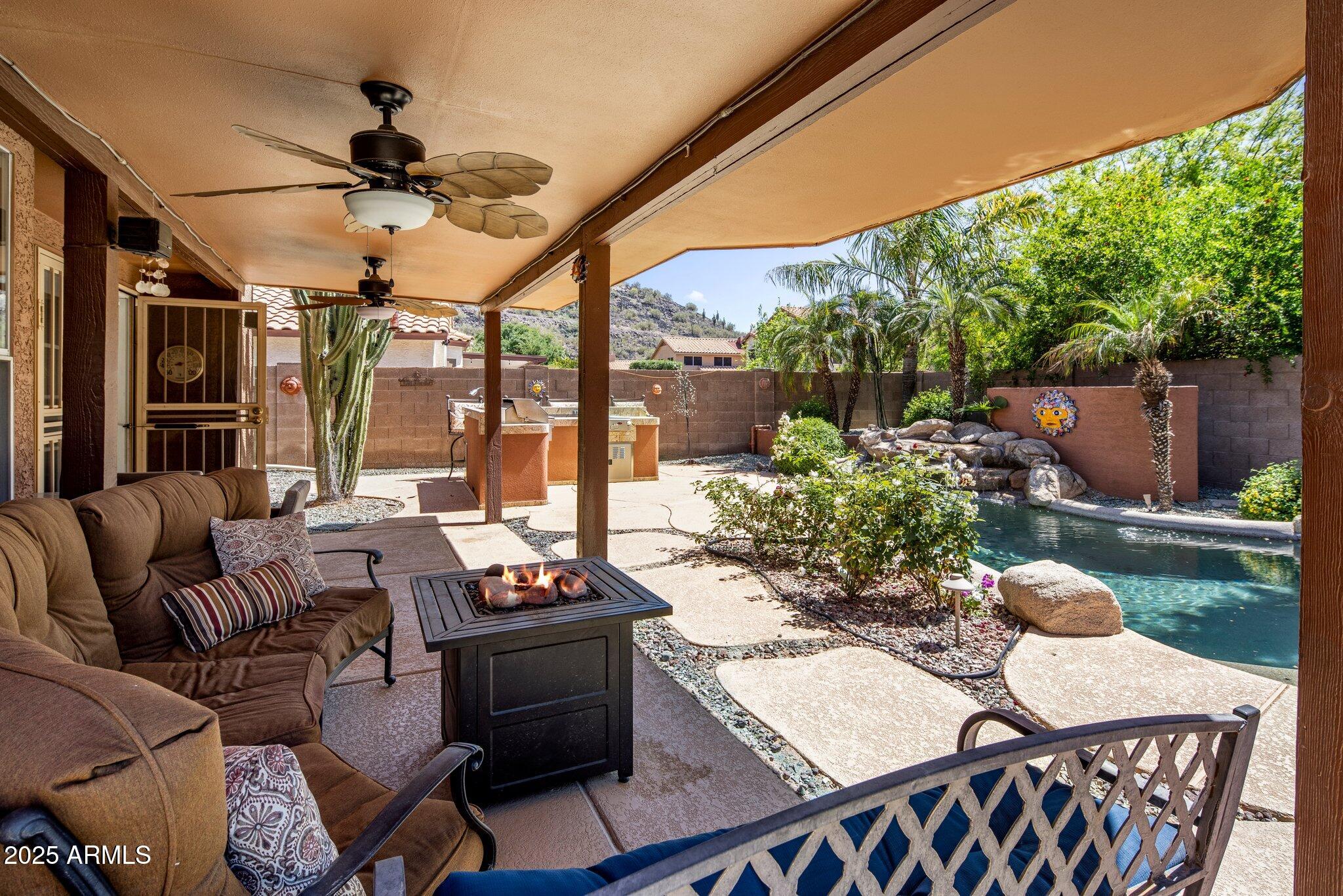1633 W ACOMA Drive