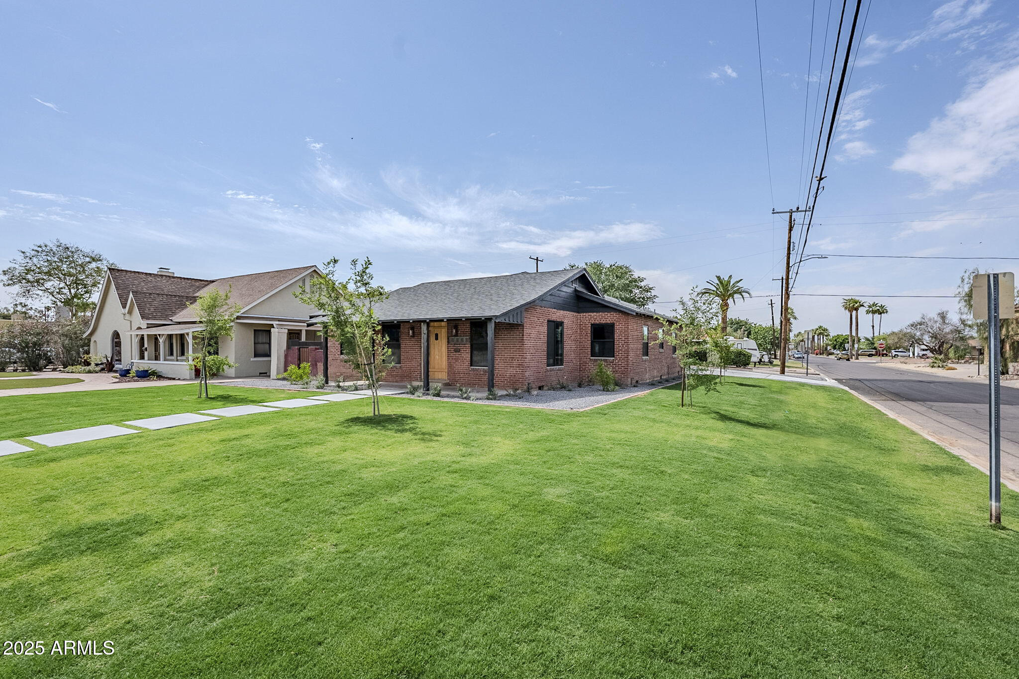 1551 W VERNON Avenue