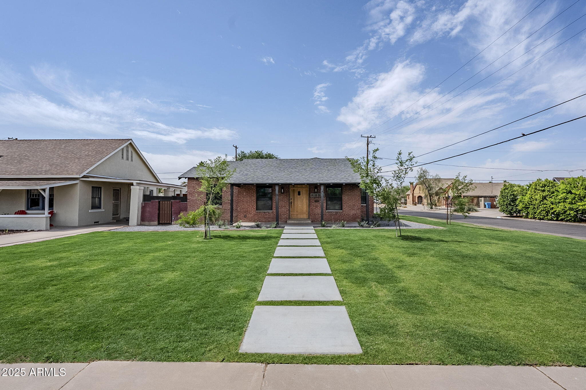 1551 W VERNON Avenue