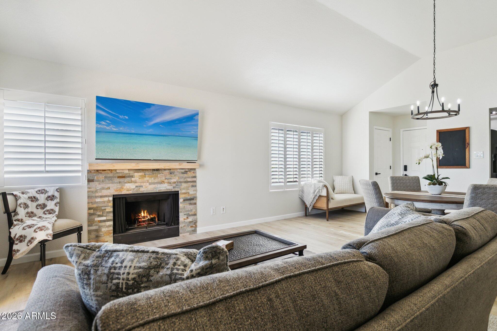 5122 E SHEA Boulevard 2095