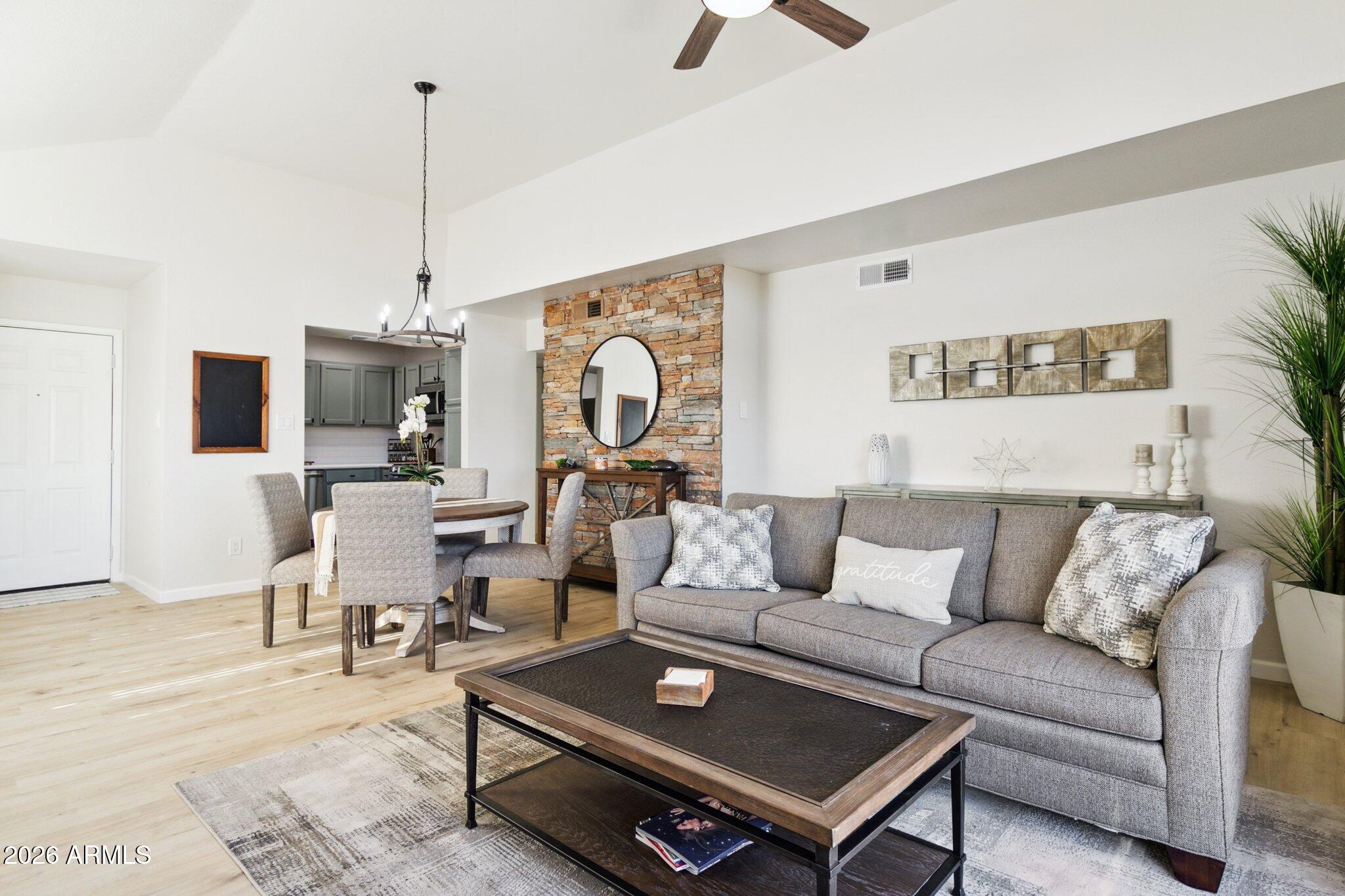 5122 E SHEA Boulevard 2095