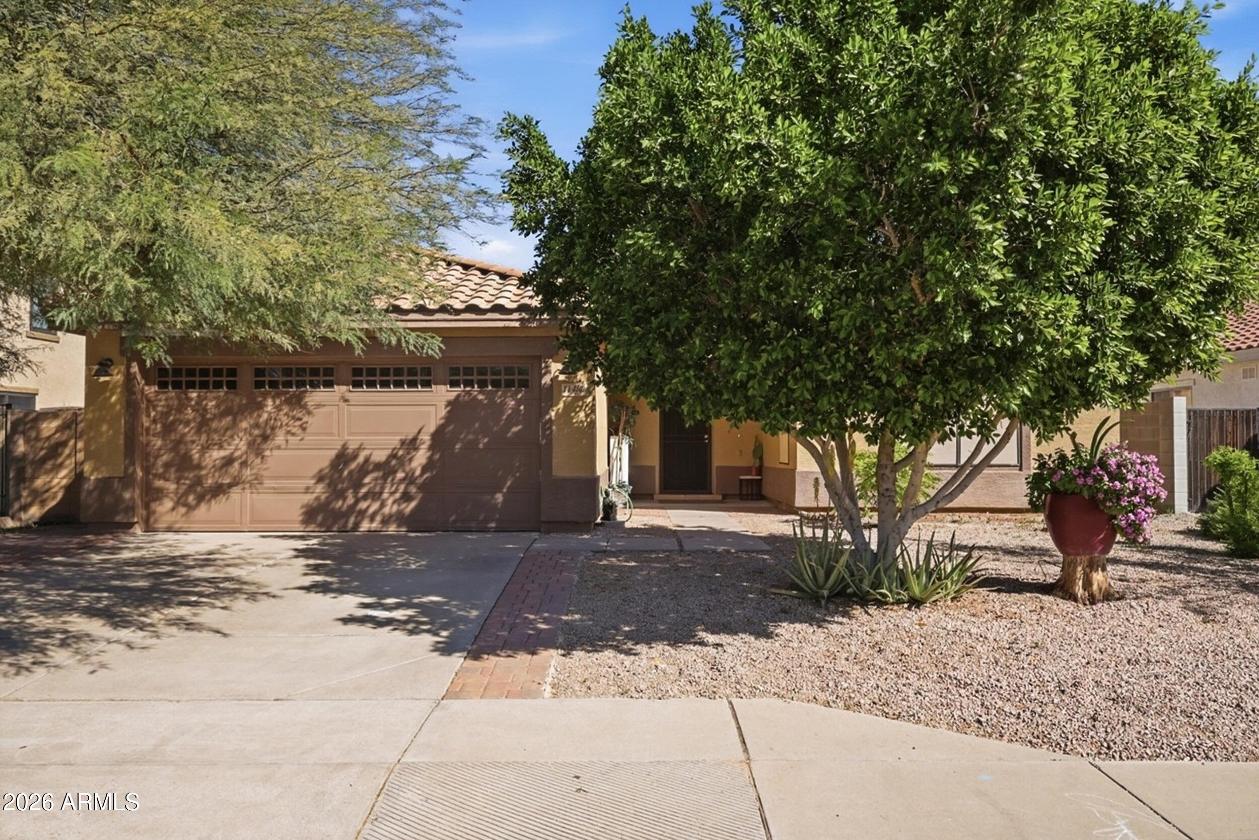 11450 E QUICKSILVER Avenue