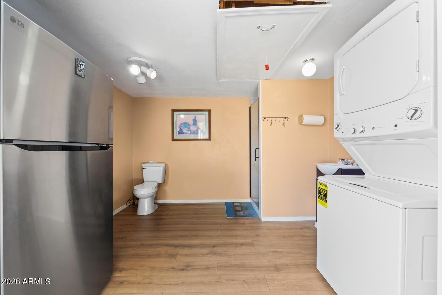 17200 W BELL Road 1042