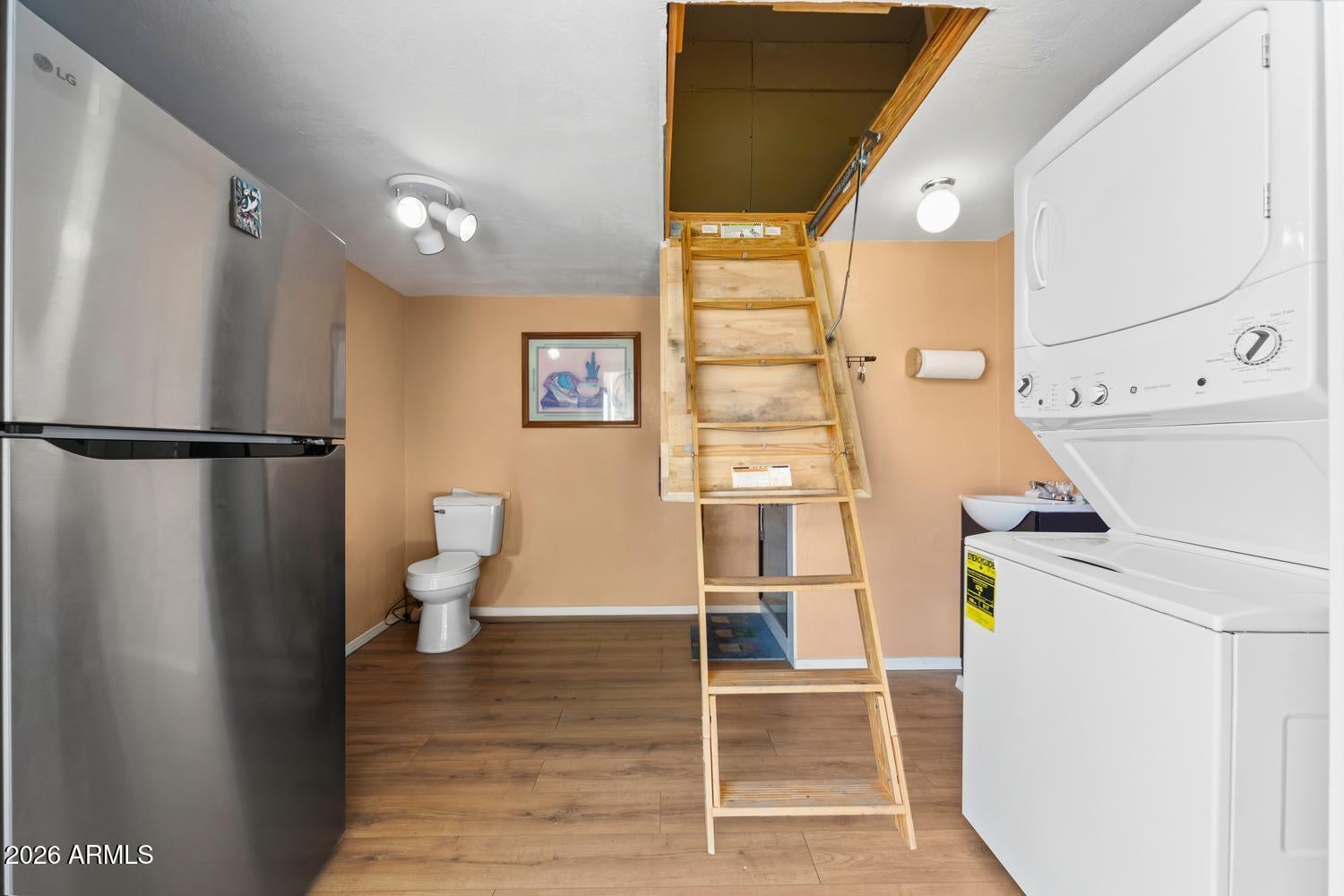 17200 W BELL Road 1042