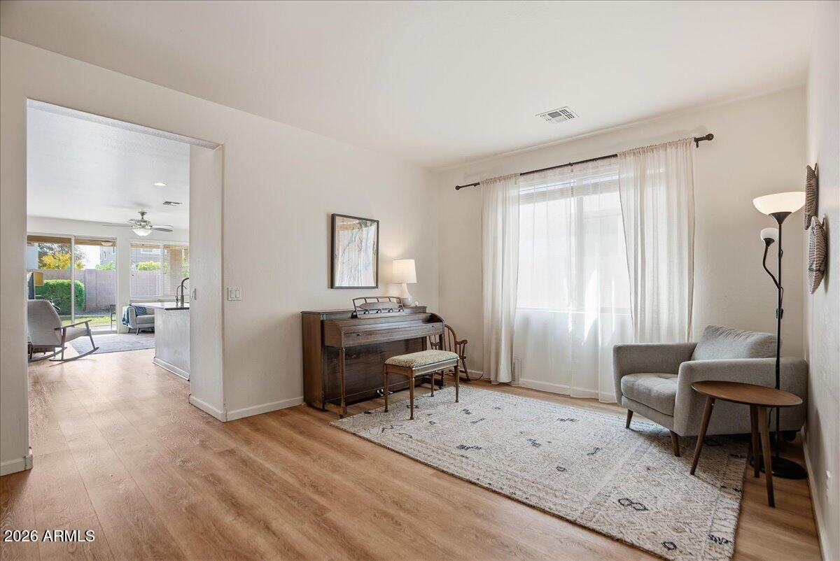 3537 E CONSTITUTION Drive