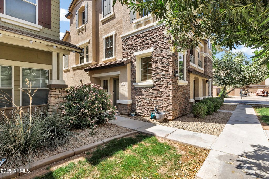 Photo of 945 W Wendy Way, Gilbert, AZ 85233 (MLS # 6965801)