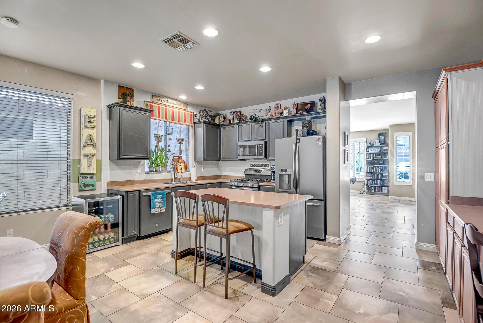 3344 W KING Drive