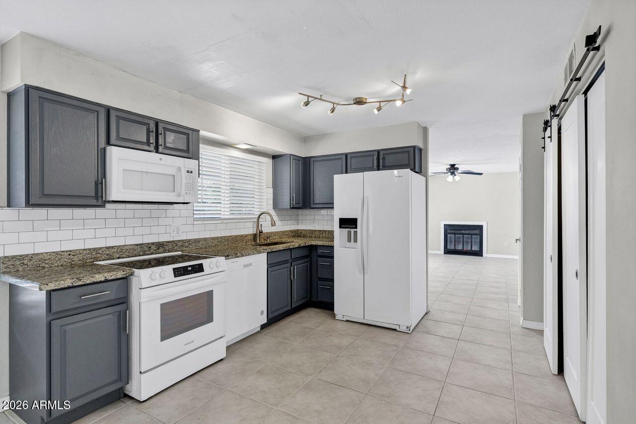 6318 S COLLEGE Avenue