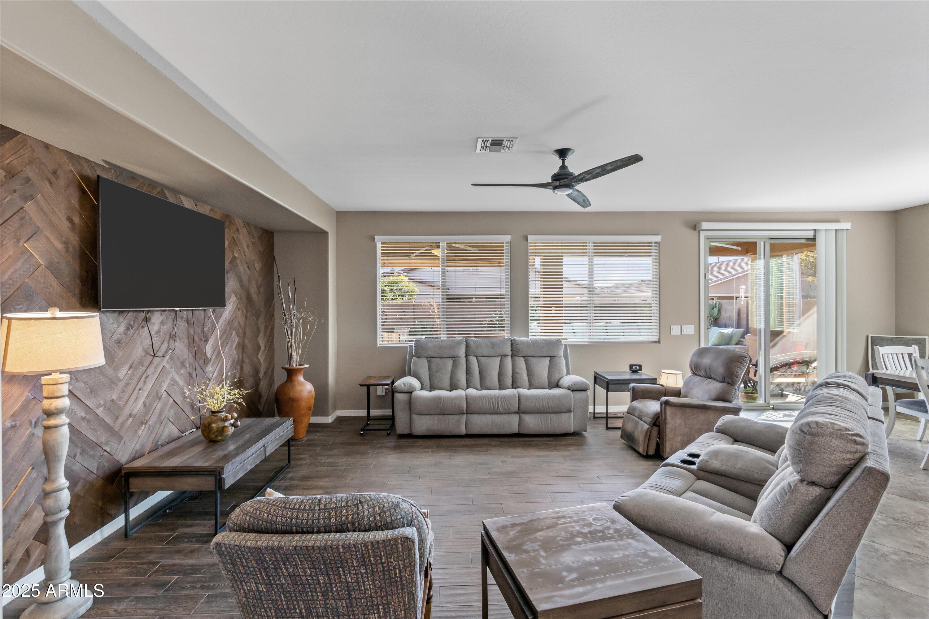 1101 W Oleander Avenue