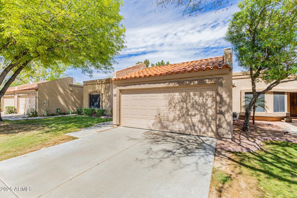 Photo of 9424 W Mcrae Way, Peoria, AZ 85382 (MLS # 6998815)