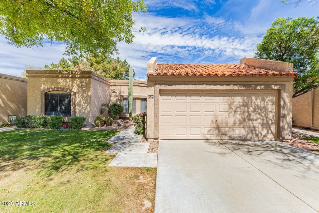 Photo of 9424 W Mcrae Way, Peoria, AZ 85382 (MLS # 6998815)