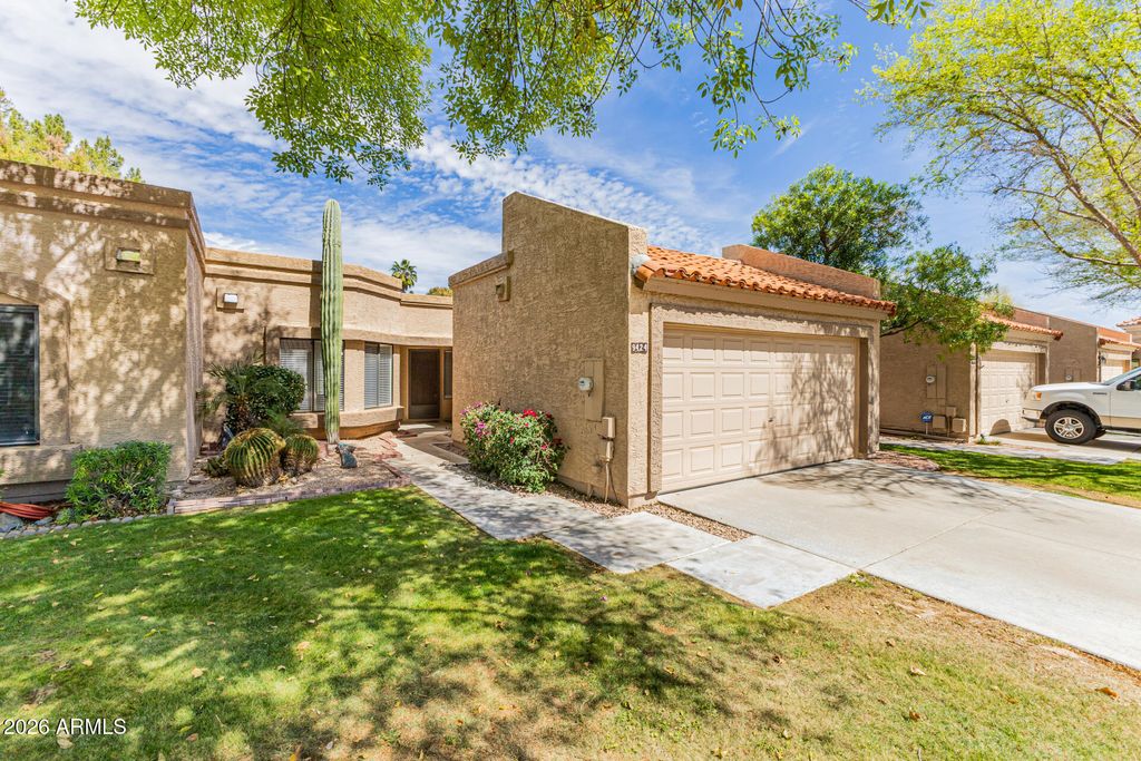Photo of 9424 W Mcrae Way, Peoria, AZ 85382 (MLS # 6998815)