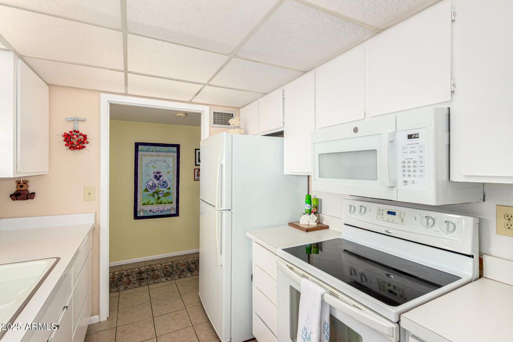 Photo of 13709 N 98th Avenue #B, Sun City, AZ 85351 (MLS # 6947464)
