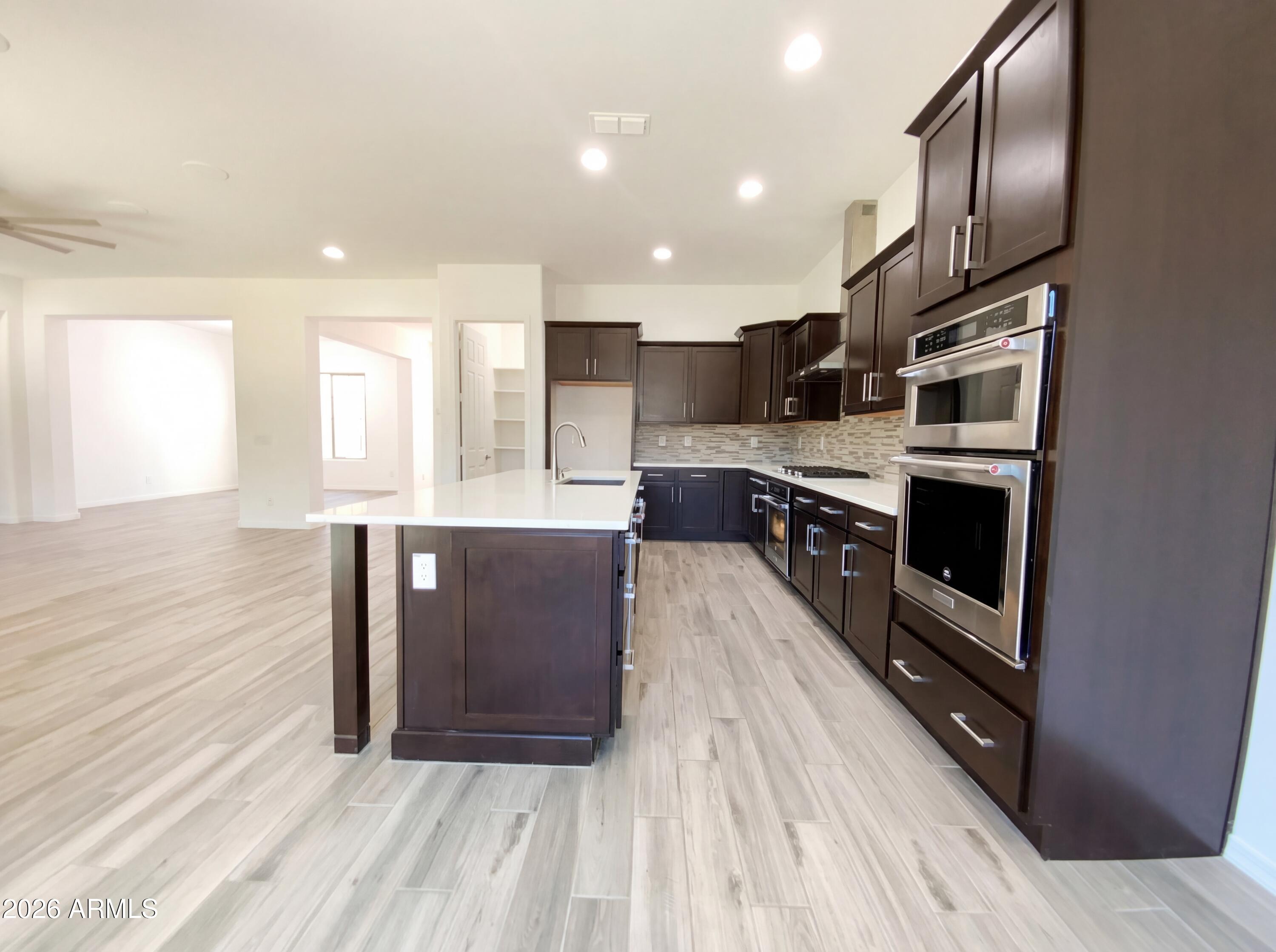 10927 E TUMBLEWEED Avenue