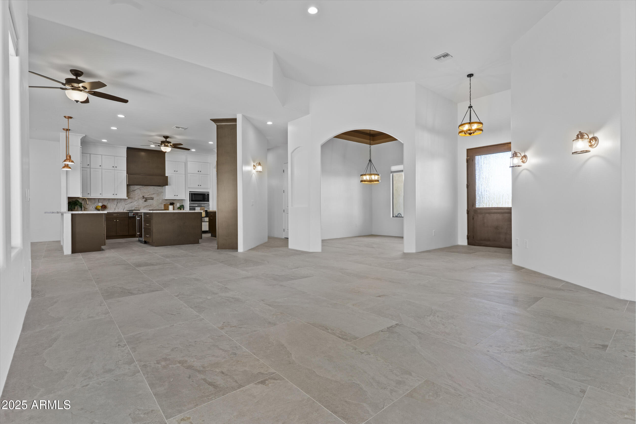 2617 W DESERT HILLS Drive