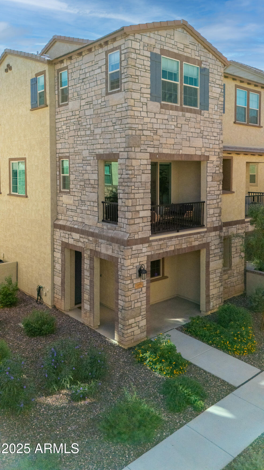 Homes for Sale in Queen Creek Arizona 4 1696 E HAMPTON Lane