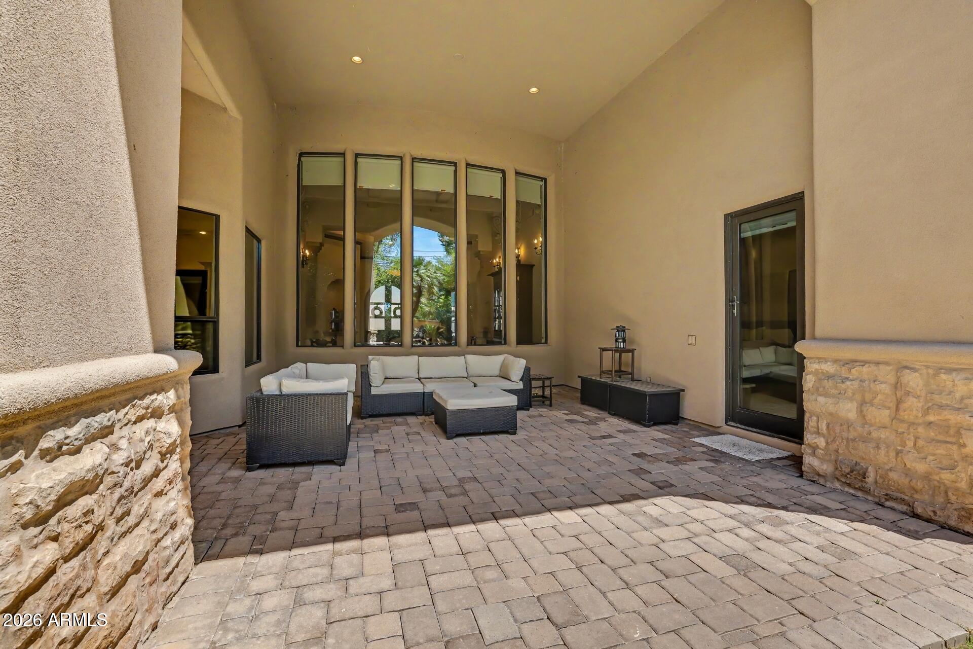 VISTA ESTANCIA - Residential