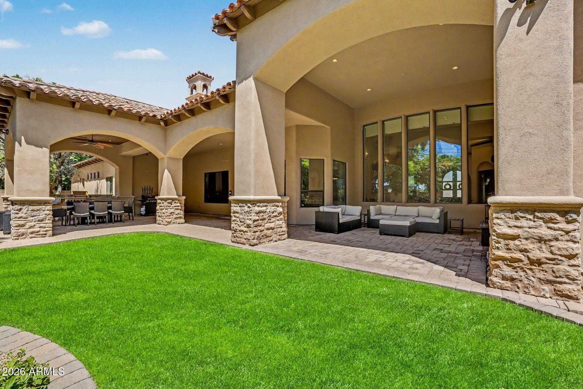 VISTA ESTANCIA - Residential