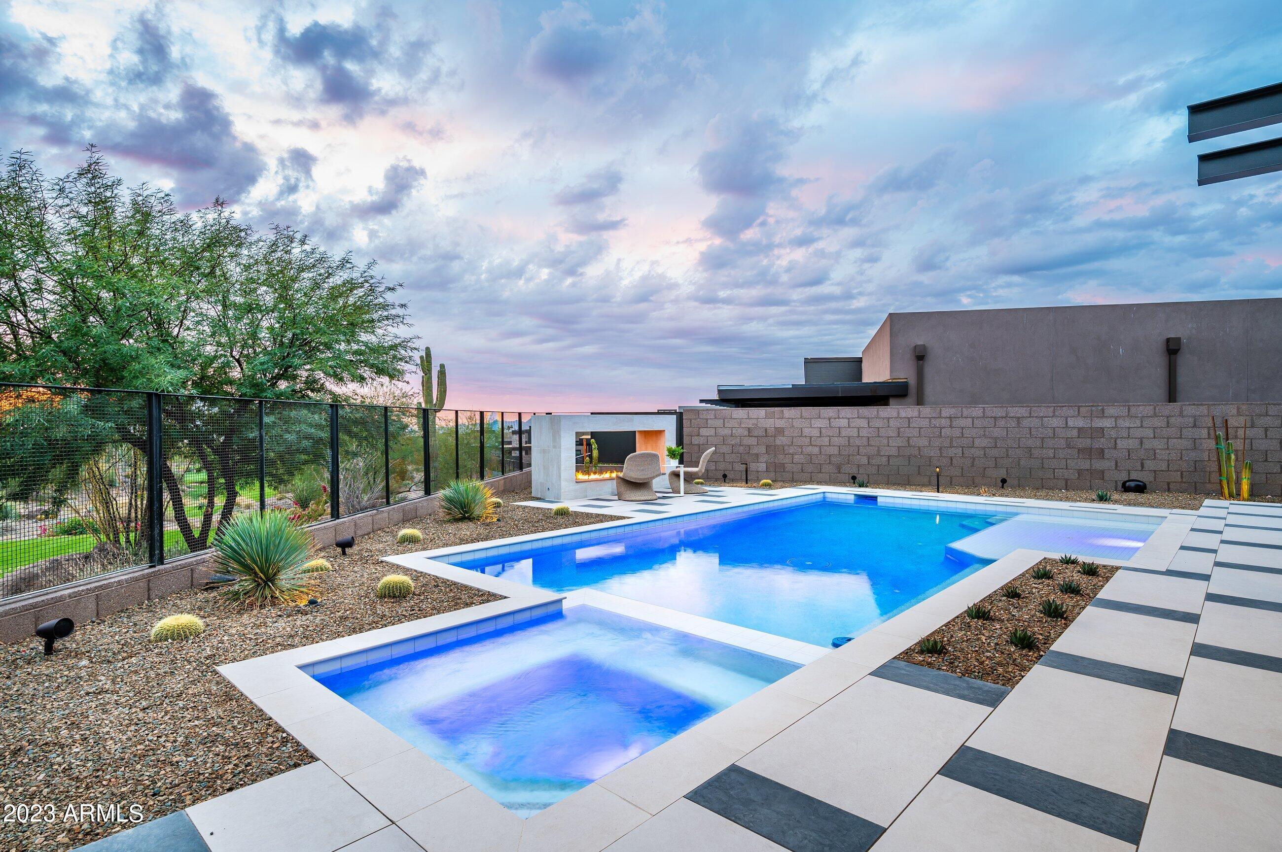 DESERT MOUNTAIN - Residential