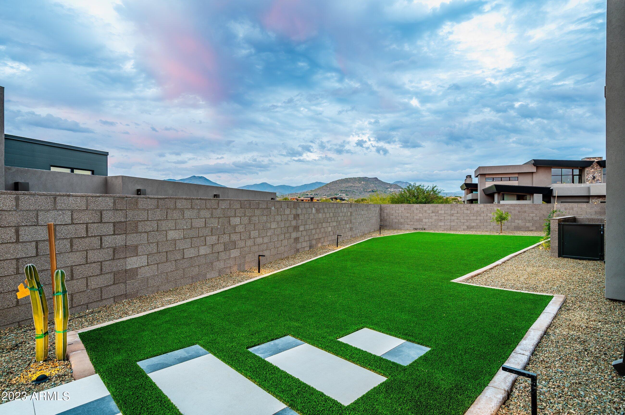 DESERT MOUNTAIN - Residential